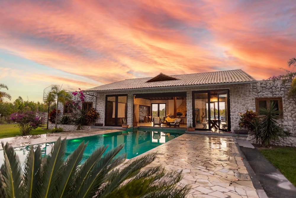 Flagstone pool deck