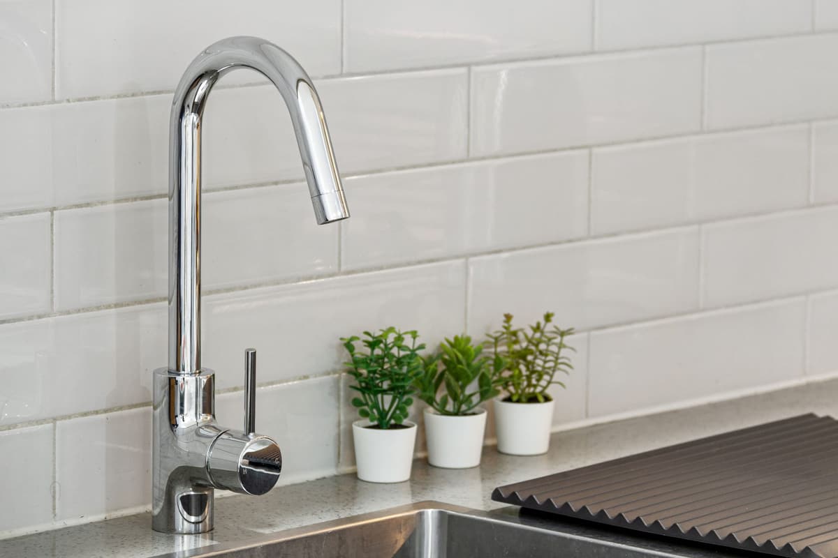 High-arc kitchen faucet